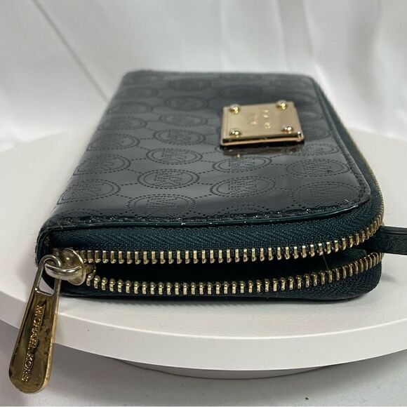 Micheal Kors Green Jet Set Patten Leather Zipper Wallet Excellent Condition - Picture 4 of 8